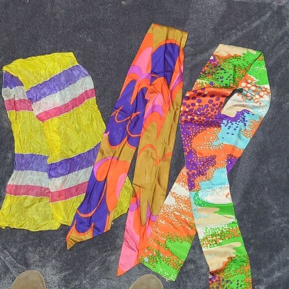 Vintage Silk neck Scarf bundle Mid Century Prints, Hand Rolled Silk - Picture 3 of 8